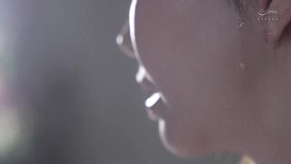 JUQ-856 [中文字幕] 愛弓りょう - 被摸、玩弄、侵犯 痴漢集團在夏日滿員電車的肉棒包圍網。