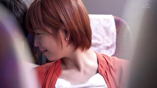 STARS-970 [中文字幕] 紗倉まな - 大型連休搭高速巴士因為事故塞車…。回到都內還有7小時，無法出聲的狀況下被鄰座人妻狂輕聲誘惑。（2023年7月底）
