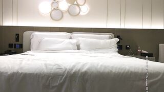 【小宝寻花】约了个高颜值短裙妹子，舌吻口交调情后入抽插猛操呻吟娇喘