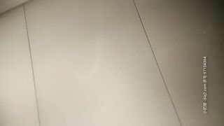 【文轩探花】约了个高颜值大长腿牛仔裤妹子，拨开内裤舔逼上位骑乘抬腿抽插猛操