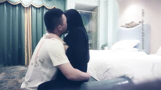 【赵总寻花】长相清纯的良家丰满小姐姐，没想到吃起鸡巴来那么骚，