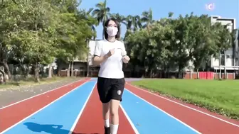 ssrpeach Ellie北一女大生在操场跑步时抽筋，被体育老师带到保健室按摩