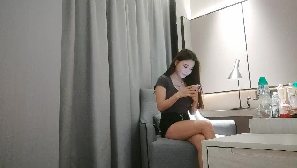 美女健身教练