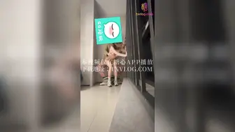 超顶大神小二先生MRTU调教性奴专场 淫娃母狗露脸全裸 酒店楼道露出爬行 超刺激栏杆激战爆射