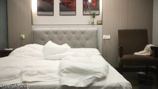 酒店实拍约炮身材丰满的少妇各种姿势玩她的大肥鲍鱼