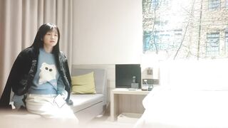 【探花精选】纯素颜学生妹，数钞票的样子真专注，爱干净有洁癖，刷牙才口交，娇小玲珑端起来干征服感满满