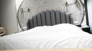 阿刚探花约到极品反差兼职空姐，高颜值黑丝美腿，御姐叫床萝莉音，舔屁眼的时候还主动摇屁股3