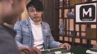 MD0112 私人麻将馆的打工小妹 - 艾秋