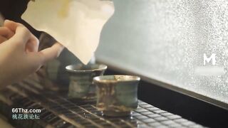 麻豆传媒映画，MD-0072 罗瑾萱 性福端午 骚货老婆扮演白娘子露出饥渴本性