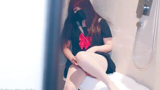 性感JK熟女自慰勾引小鲜肉的鸡巴~主动骑乘，最后在她阴道里射精！