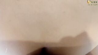 推特少妇大奶人妻深喉吃鸡啪啪 腿分开 啊好受快点 在卫生间镜子前撅着大屁屁被大哥无套猛怼 内射肥鲍鱼